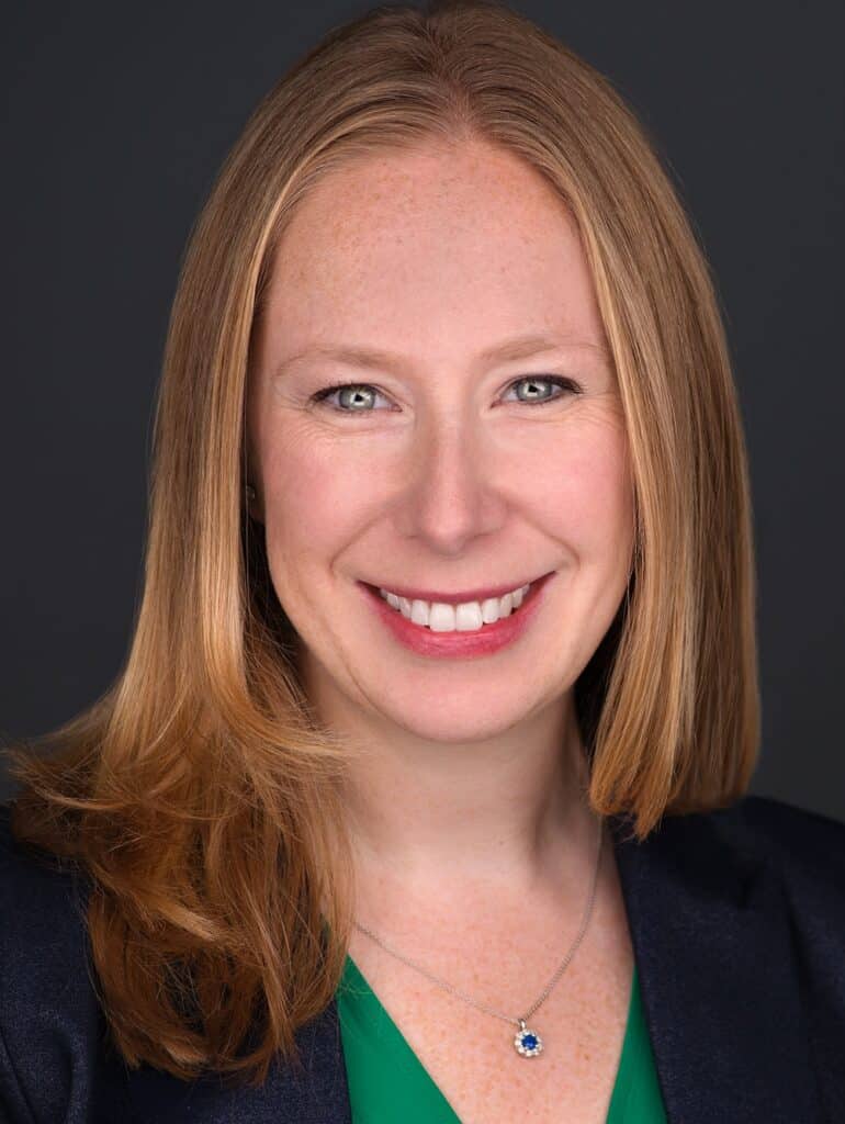 Julie Lammers Headshot